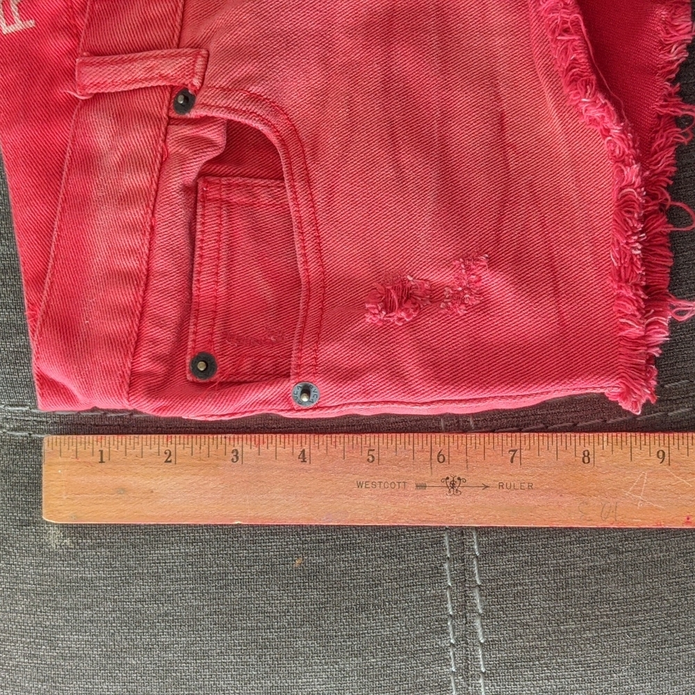 Red RVCA short shorts - Picture 5 of 5